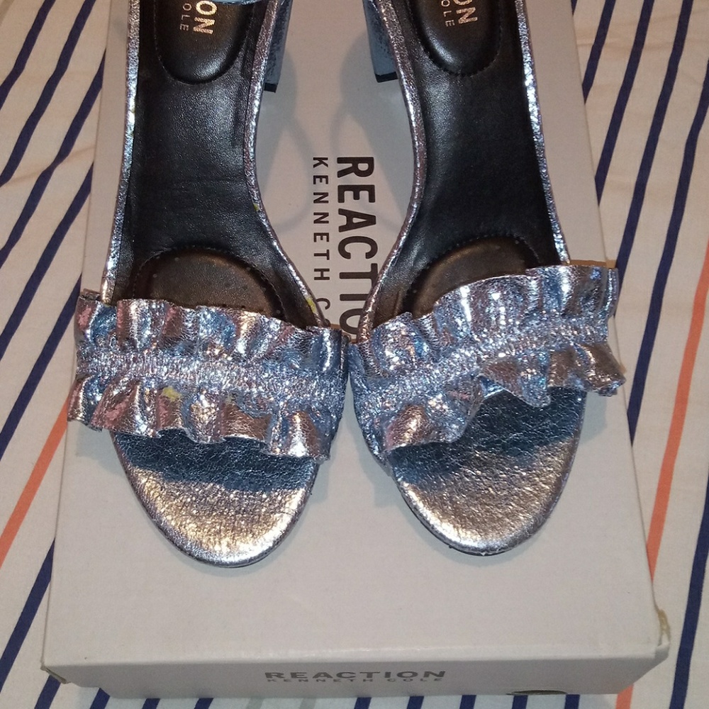 Kenneth Cole Rise Ruffle Heels 9.5 - Picture 8 of 12